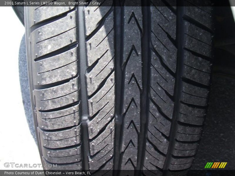 Bright Silver / Gray 2001 Saturn L Series LW300 Wagon