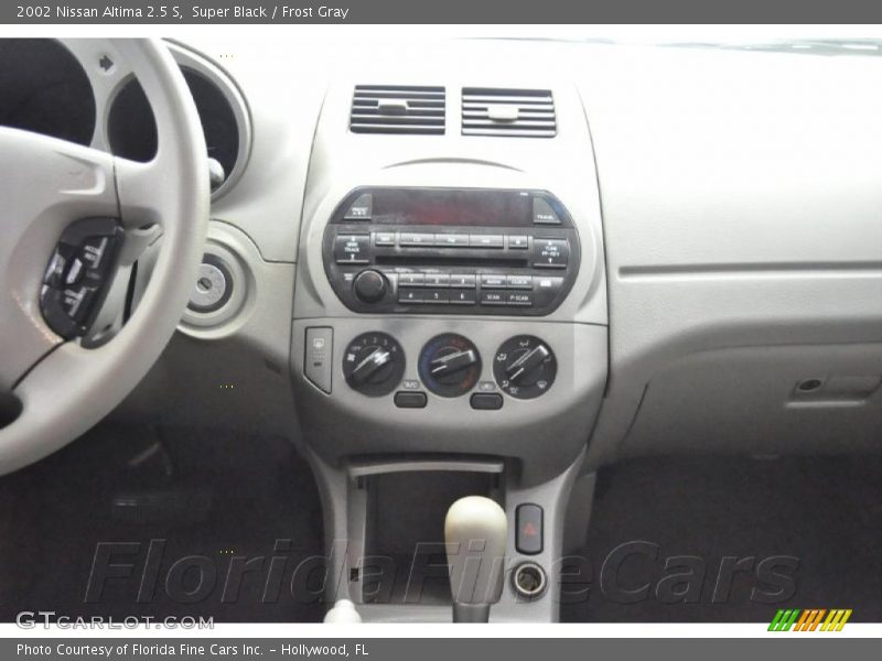 Super Black / Frost Gray 2002 Nissan Altima 2.5 S