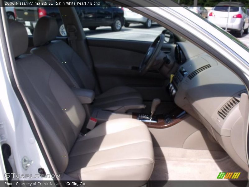 Satin White Pearl / Blond 2006 Nissan Altima 2.5 SL