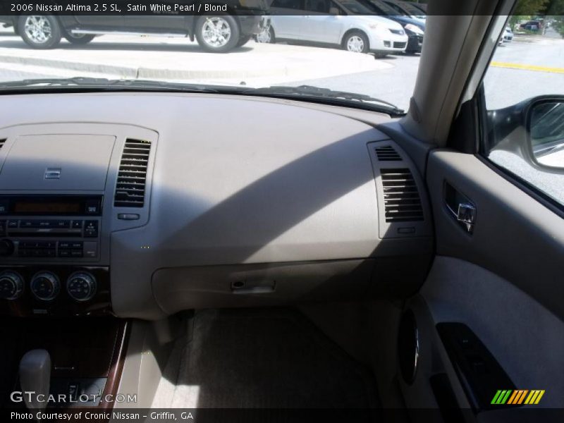 Satin White Pearl / Blond 2006 Nissan Altima 2.5 SL