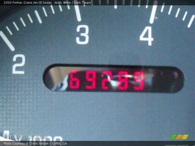 Arctic White / Dark Taupe 2000 Pontiac Grand Am SE Sedan