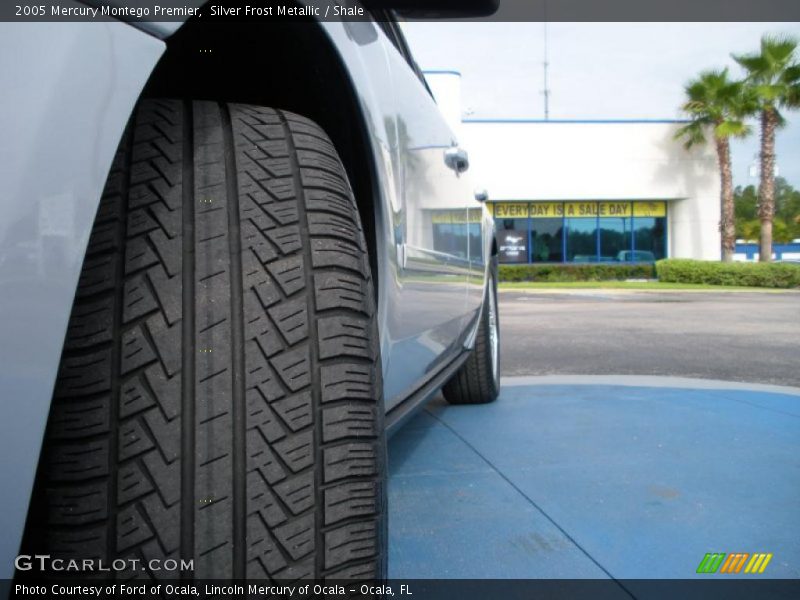 Silver Frost Metallic / Shale 2005 Mercury Montego Premier