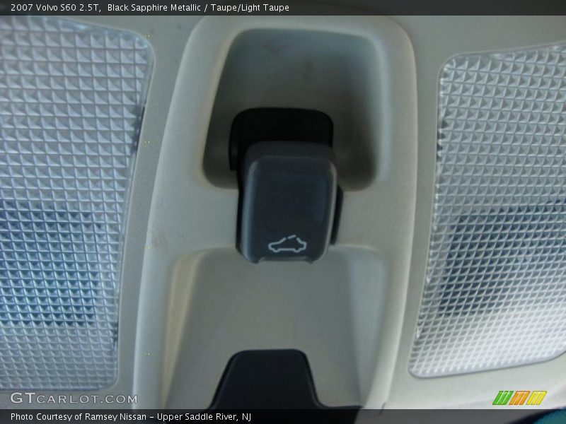 Black Sapphire Metallic / Taupe/Light Taupe 2007 Volvo S60 2.5T