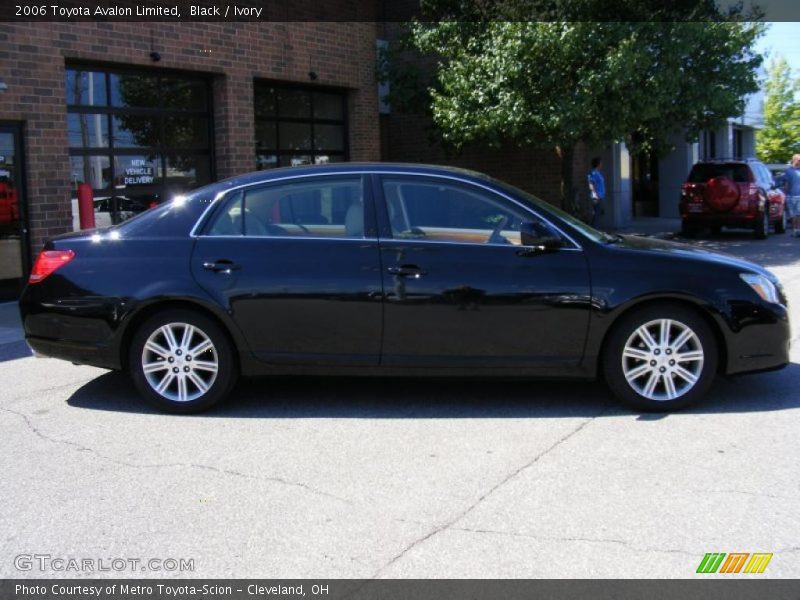 Black / Ivory 2006 Toyota Avalon Limited