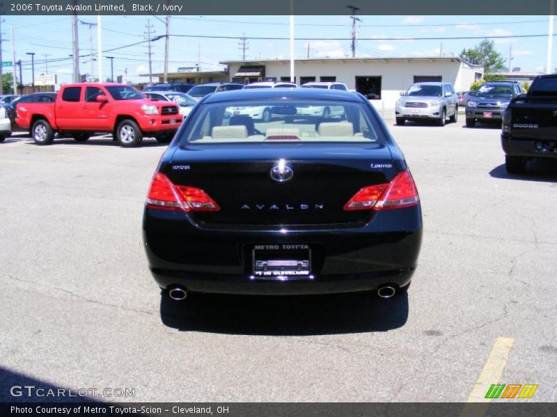 Black / Ivory 2006 Toyota Avalon Limited
