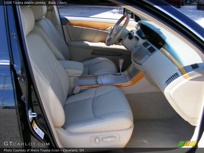 Black / Ivory 2006 Toyota Avalon Limited