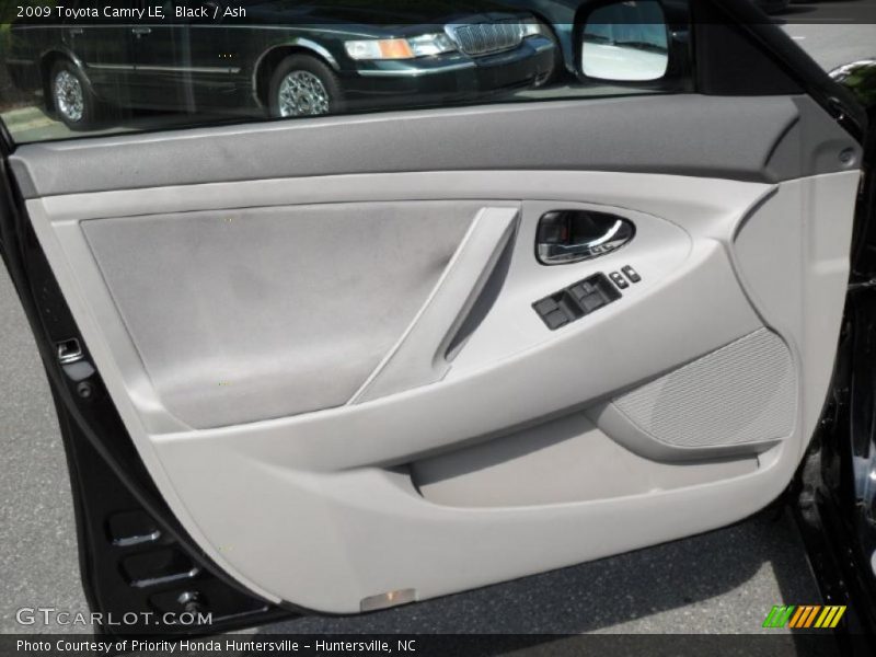 Black / Ash 2009 Toyota Camry LE
