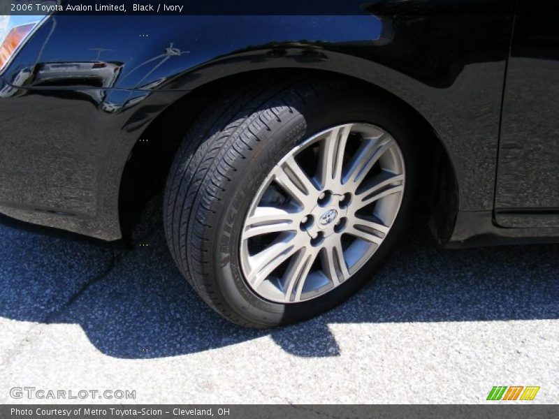 Black / Ivory 2006 Toyota Avalon Limited