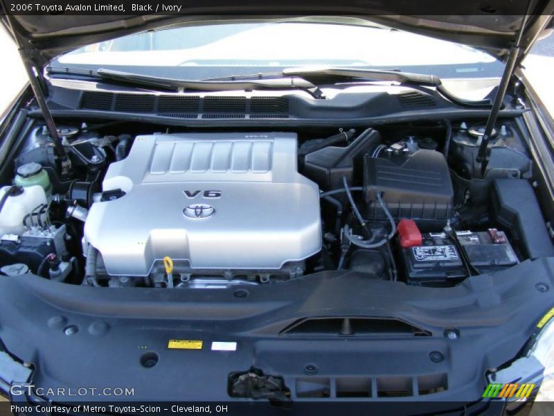 Black / Ivory 2006 Toyota Avalon Limited
