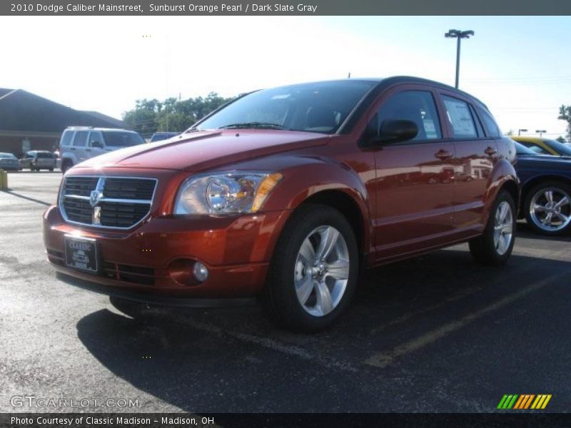 Sunburst Orange Pearl / Dark Slate Gray 2010 Dodge Caliber Mainstreet