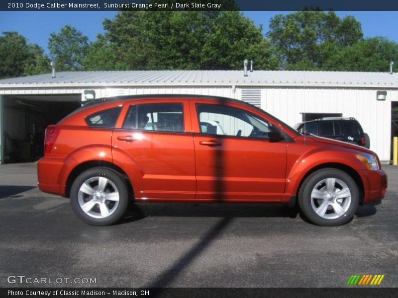 Sunburst Orange Pearl / Dark Slate Gray 2010 Dodge Caliber Mainstreet