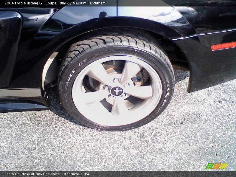 Black / Medium Parchment 2004 Ford Mustang GT Coupe