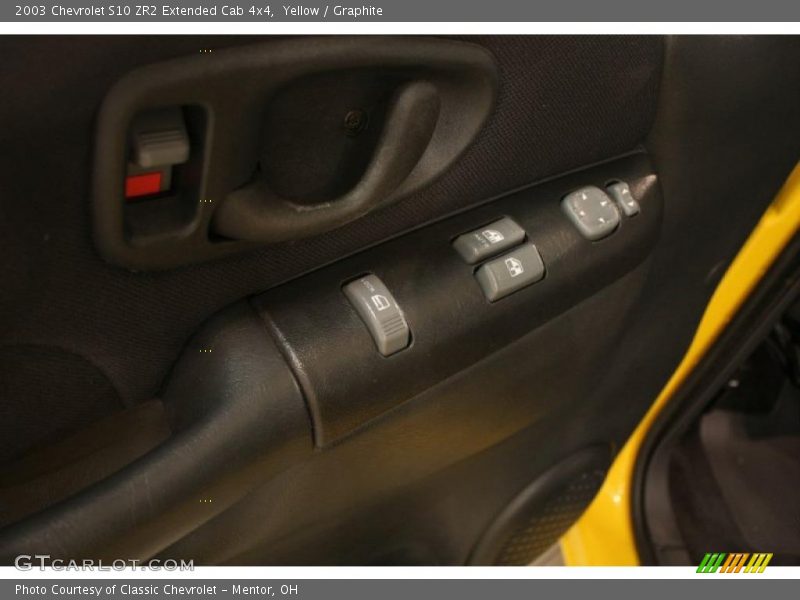 Yellow / Graphite 2003 Chevrolet S10 ZR2 Extended Cab 4x4