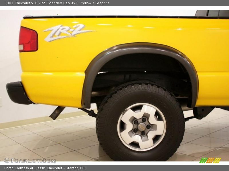 Yellow / Graphite 2003 Chevrolet S10 ZR2 Extended Cab 4x4