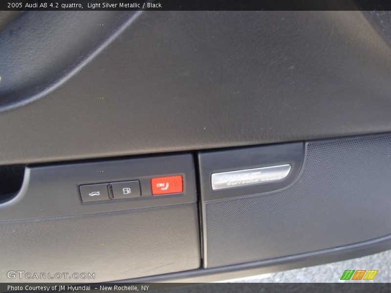 Light Silver Metallic / Black 2005 Audi A8 4.2 quattro