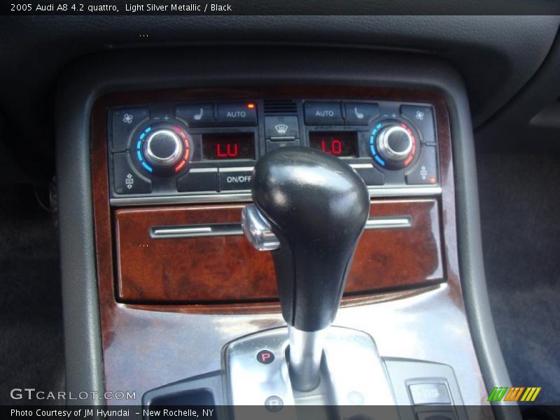Light Silver Metallic / Black 2005 Audi A8 4.2 quattro
