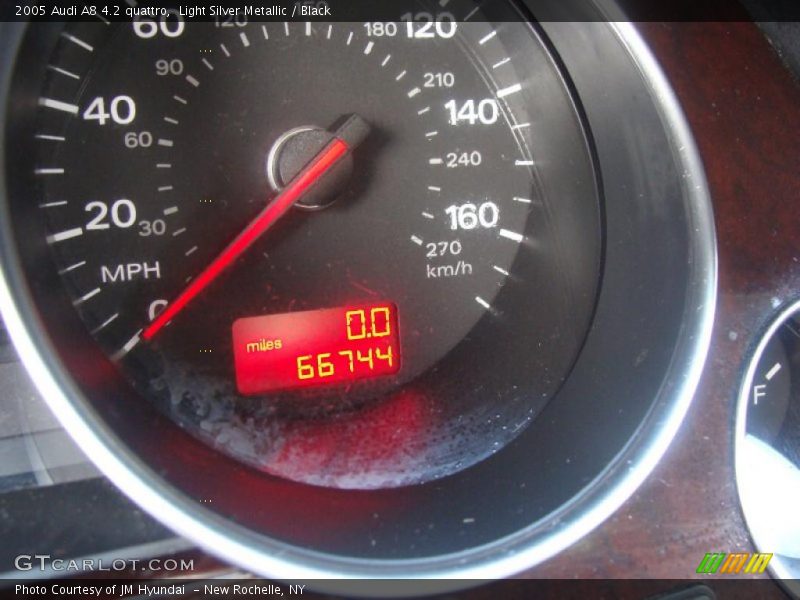 Light Silver Metallic / Black 2005 Audi A8 4.2 quattro