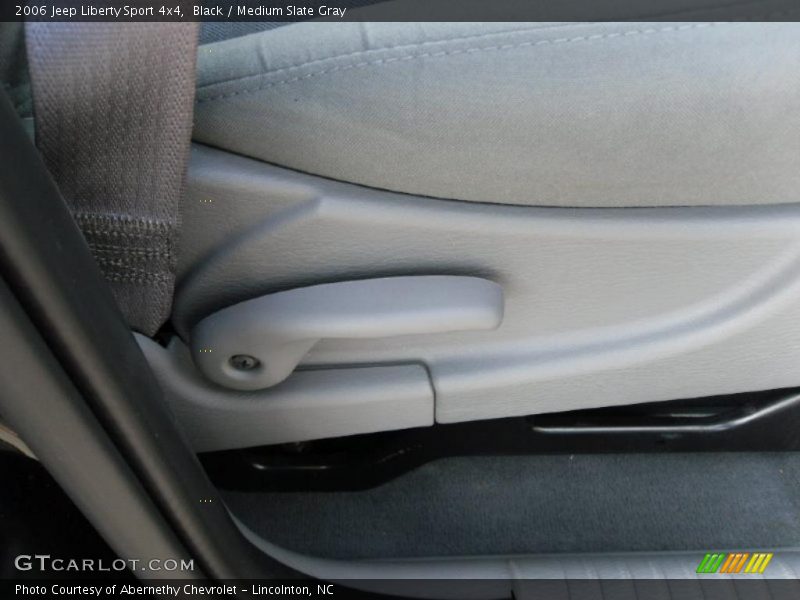 Black / Medium Slate Gray 2006 Jeep Liberty Sport 4x4