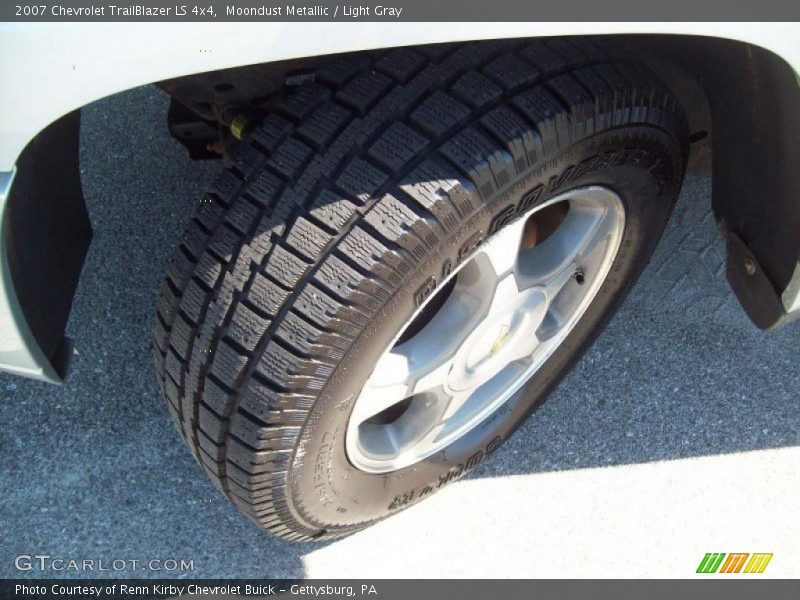 Moondust Metallic / Light Gray 2007 Chevrolet TrailBlazer LS 4x4