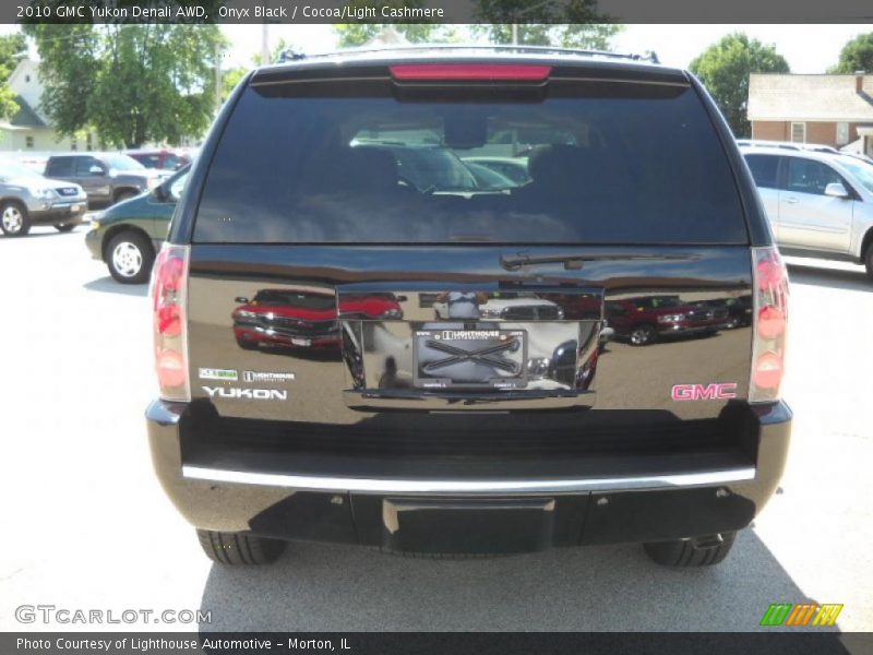 Onyx Black / Cocoa/Light Cashmere 2010 GMC Yukon Denali AWD