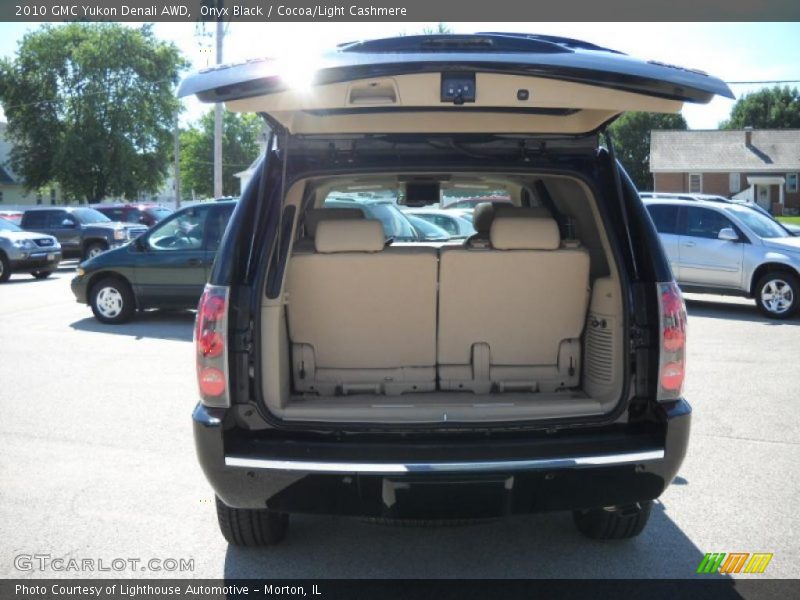 Onyx Black / Cocoa/Light Cashmere 2010 GMC Yukon Denali AWD