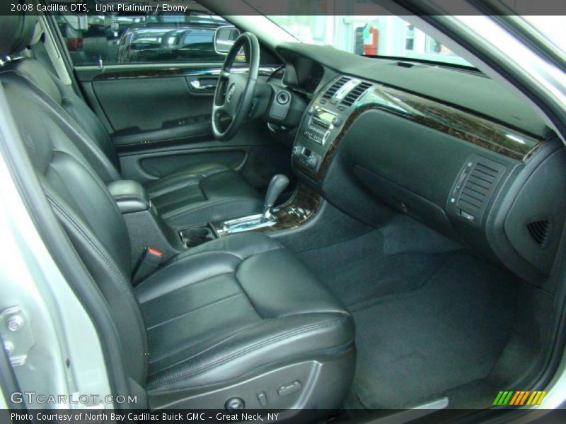 Light Platinum / Ebony 2008 Cadillac DTS