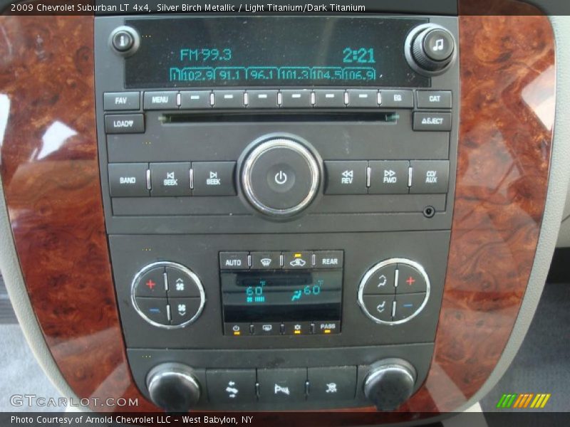 Silver Birch Metallic / Light Titanium/Dark Titanium 2009 Chevrolet Suburban LT 4x4