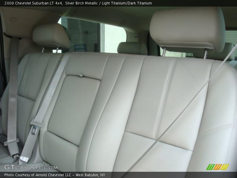 Silver Birch Metallic / Light Titanium/Dark Titanium 2009 Chevrolet Suburban LT 4x4