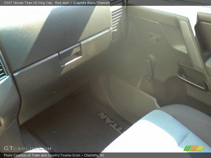 Red Alert / Graphite Black/Titanium 2007 Nissan Titan XE King Cab