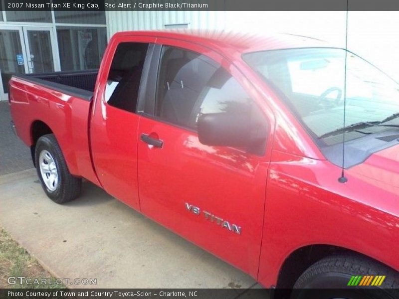 Red Alert / Graphite Black/Titanium 2007 Nissan Titan XE King Cab