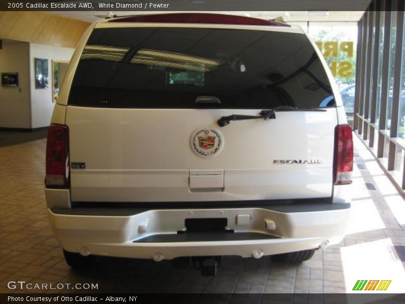 White Diamond / Pewter 2005 Cadillac Escalade AWD