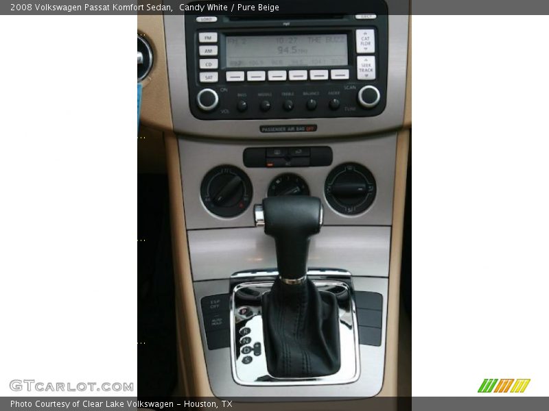 Candy White / Pure Beige 2008 Volkswagen Passat Komfort Sedan