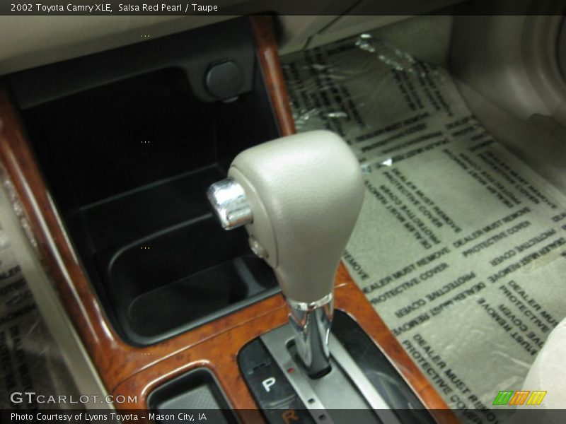 Salsa Red Pearl / Taupe 2002 Toyota Camry XLE