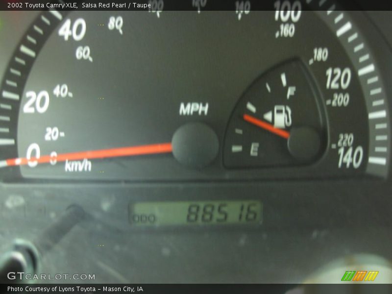 Salsa Red Pearl / Taupe 2002 Toyota Camry XLE