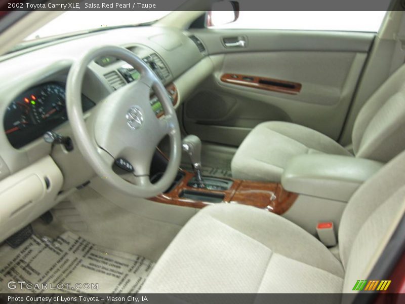 Salsa Red Pearl / Taupe 2002 Toyota Camry XLE