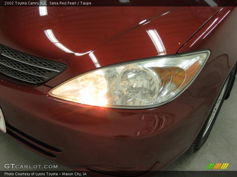 Salsa Red Pearl / Taupe 2002 Toyota Camry XLE