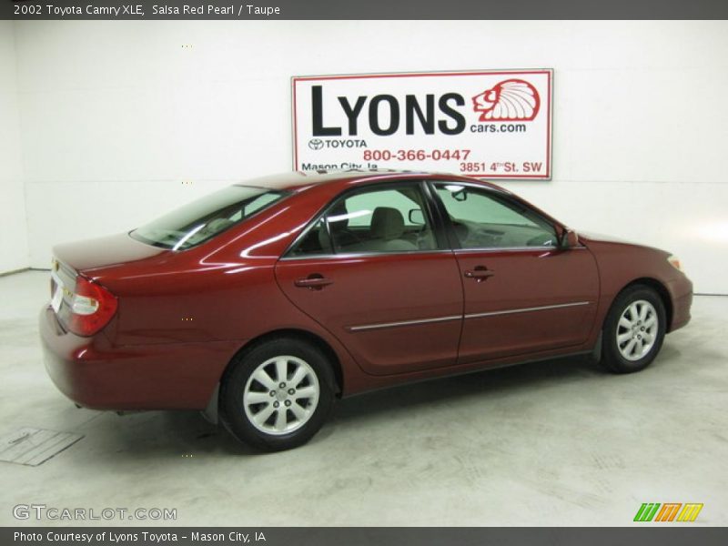 Salsa Red Pearl / Taupe 2002 Toyota Camry XLE