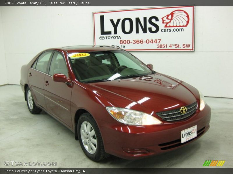Salsa Red Pearl / Taupe 2002 Toyota Camry XLE