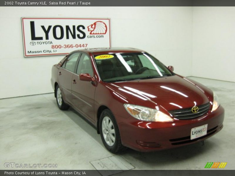 Salsa Red Pearl / Taupe 2002 Toyota Camry XLE