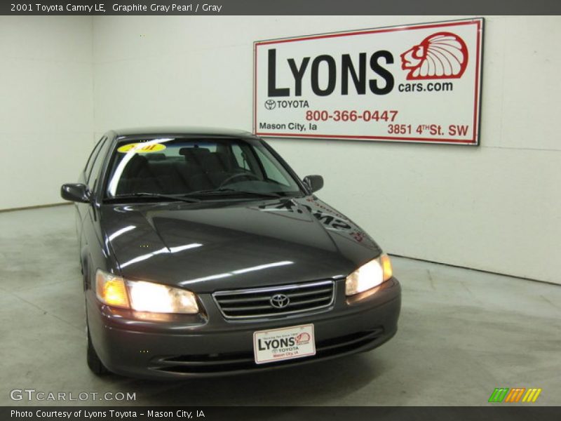 Graphite Gray Pearl / Gray 2001 Toyota Camry LE