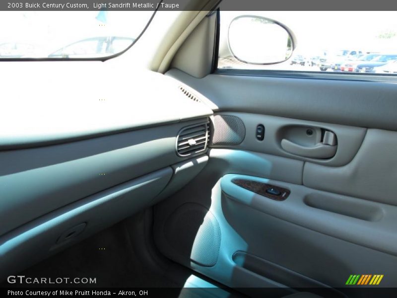 Light Sandrift Metallic / Taupe 2003 Buick Century Custom