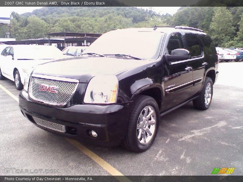 Onyx Black / Ebony Black 2007 GMC Yukon Denali AWD