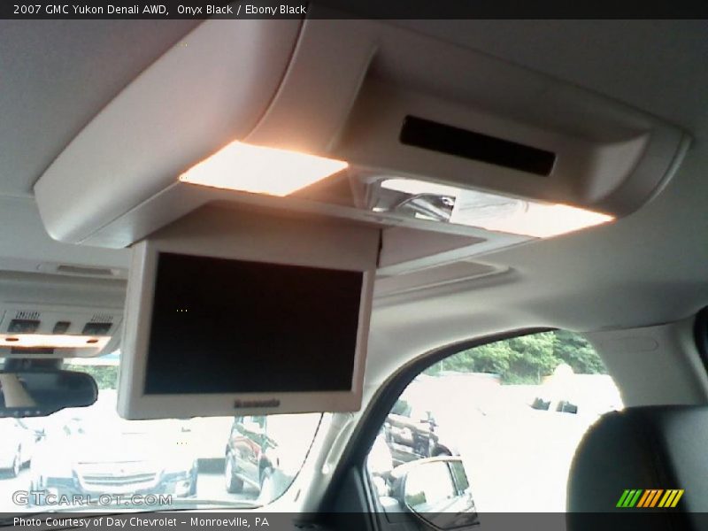 Onyx Black / Ebony Black 2007 GMC Yukon Denali AWD