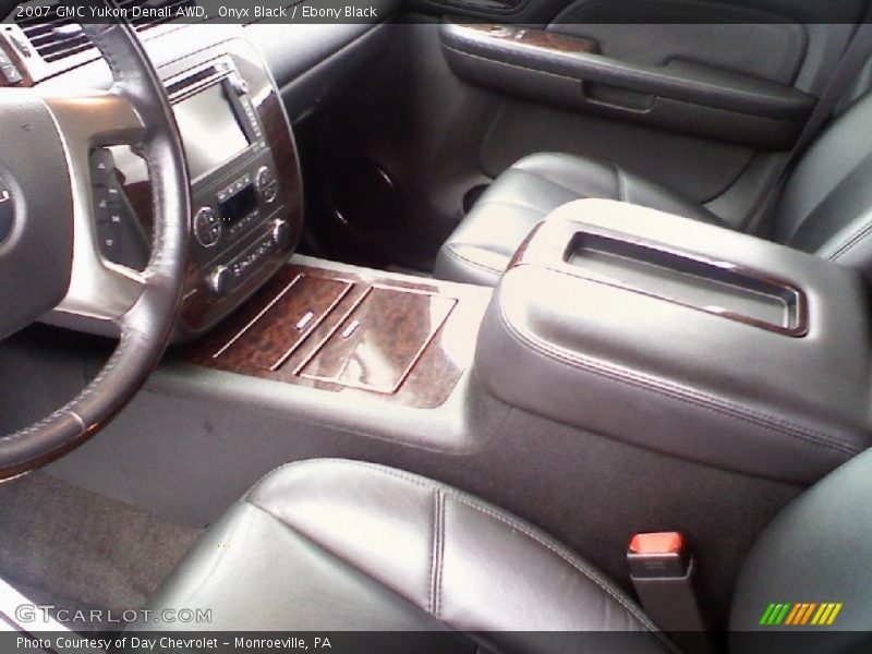 Onyx Black / Ebony Black 2007 GMC Yukon Denali AWD