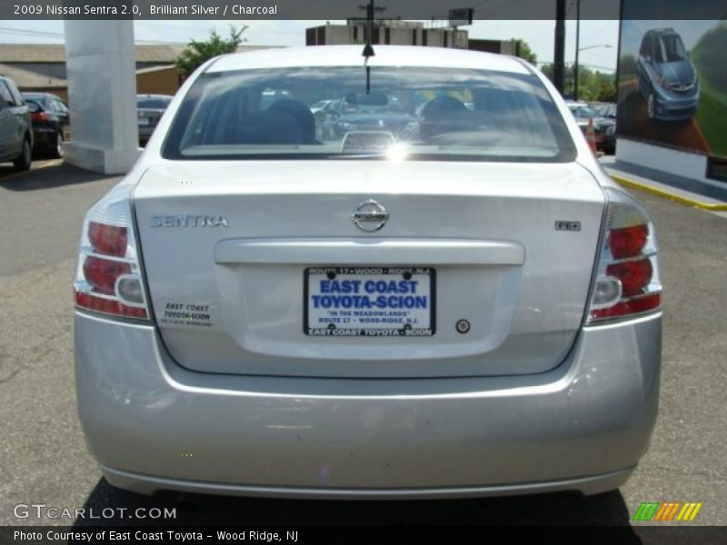 Brilliant Silver / Charcoal 2009 Nissan Sentra 2.0