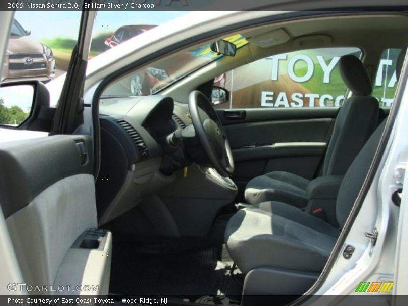 Brilliant Silver / Charcoal 2009 Nissan Sentra 2.0
