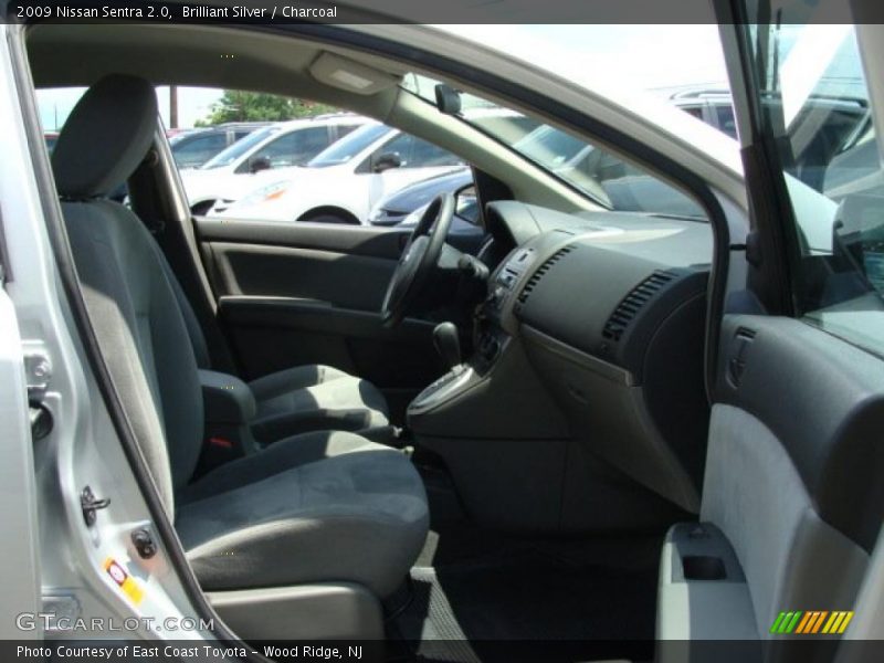 Brilliant Silver / Charcoal 2009 Nissan Sentra 2.0