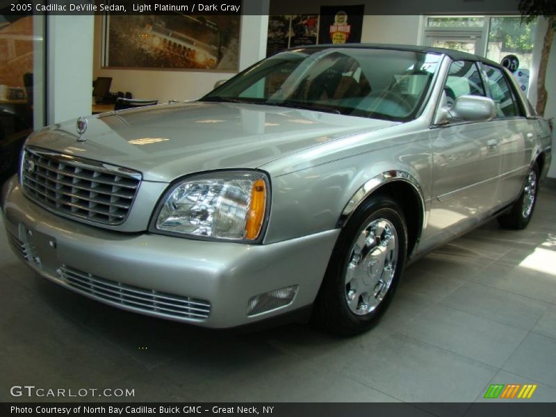 Light Platinum / Dark Gray 2005 Cadillac DeVille Sedan