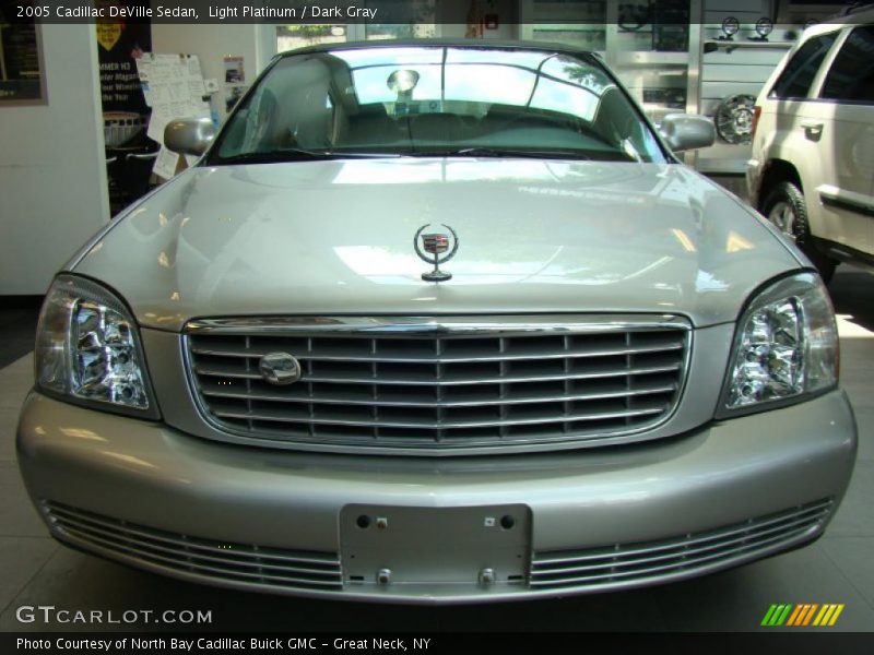 Light Platinum / Dark Gray 2005 Cadillac DeVille Sedan