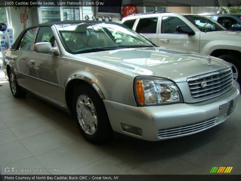 Light Platinum / Dark Gray 2005 Cadillac DeVille Sedan